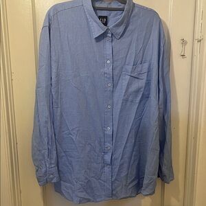 GAP Women’s Light Blue Casual Button Down Shirt